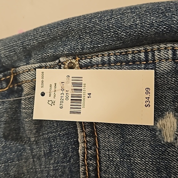 Old Navy Mid-rise Boyfriend jeans shorts blue medium wash distressed summer plus - Picture 9 of 17